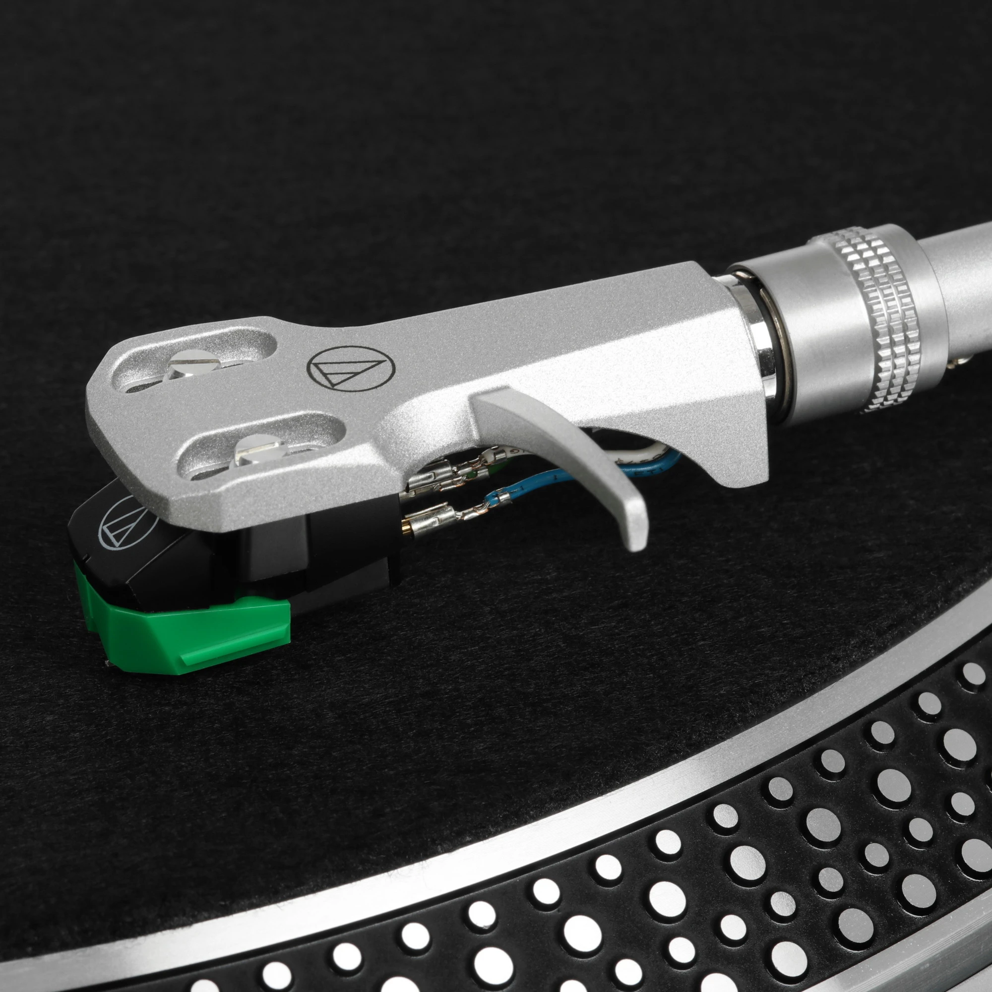 Виниловый проигрыватель Audio-Technica AT-LP120XUSB, серебристый