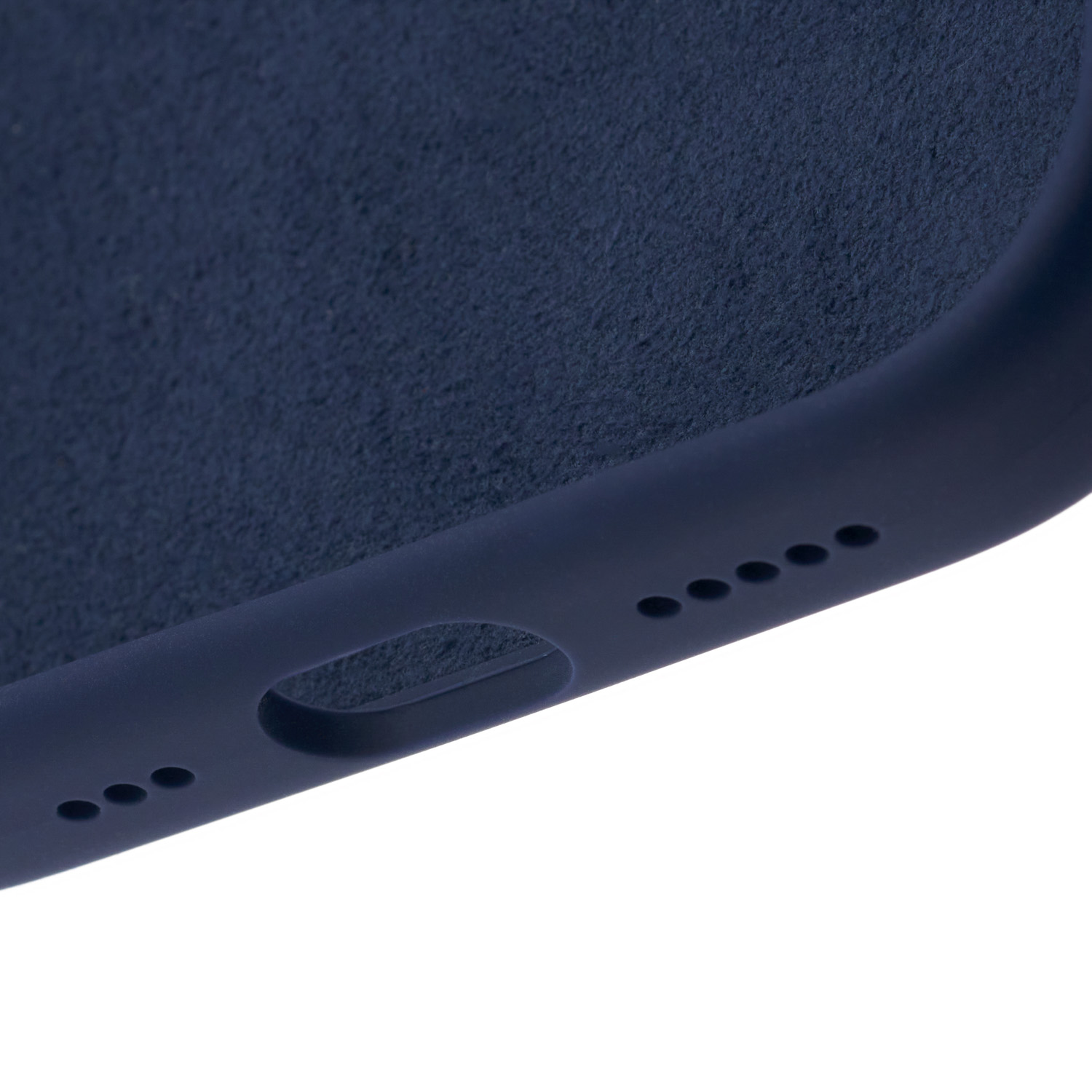 Чехол uBear Touch Mag Case с MagSafe для iPhone 17 (силикон, софт-тач), темно-синий (CS540DB63TH-I25M)
