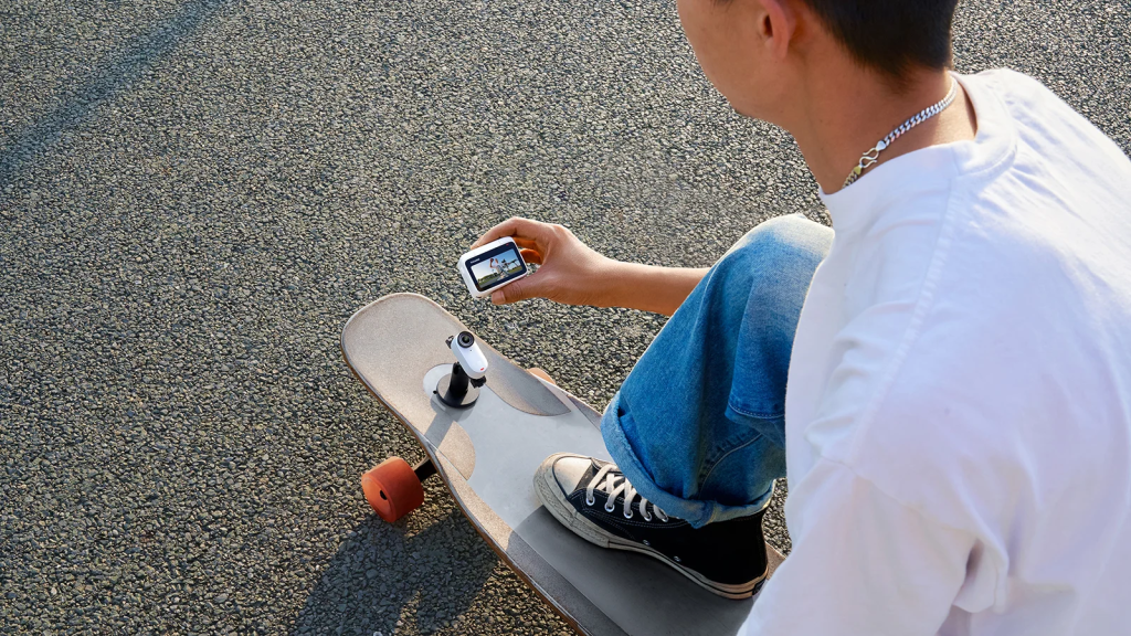 Insta360 GO 3S lifestyle.jpg