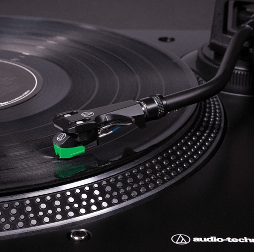 Виниловый проигрыватель Audio-Technica AT-LP120XBT-USB